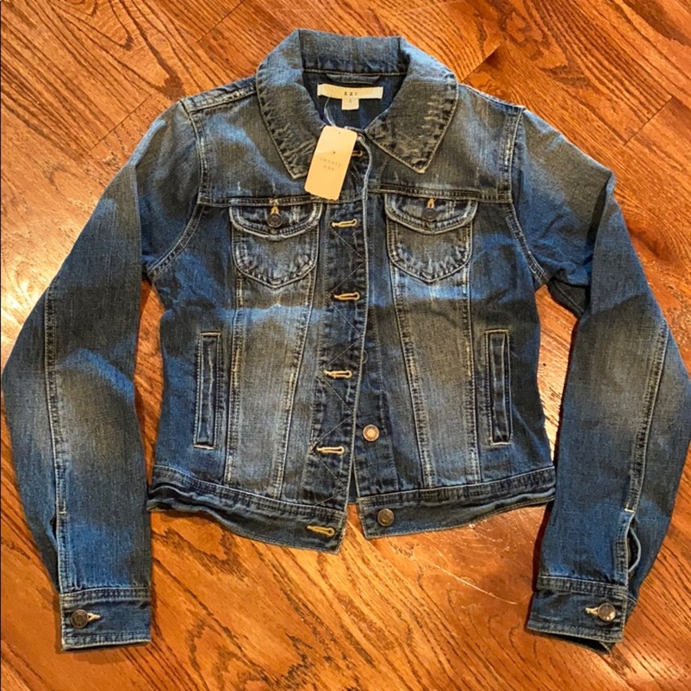 Medium Wash Jean/Denim Jacket